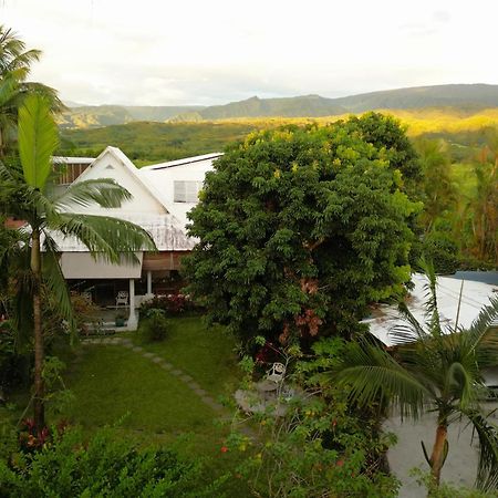 Le Medinilla Bed & Breakfast Bras-Panon Ngoại thất bức ảnh