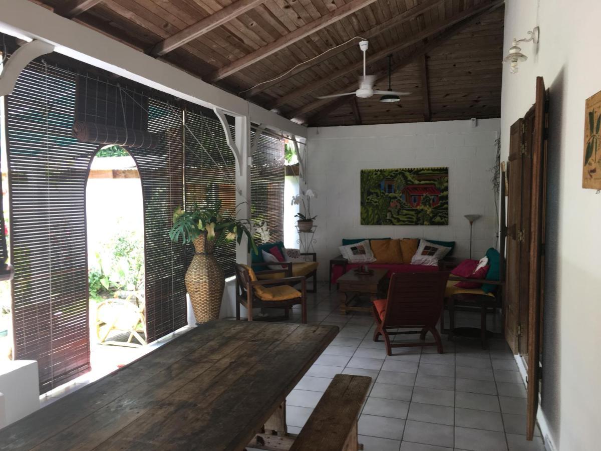 Le Medinilla Bed & Breakfast Bras-Panon Ngoại thất bức ảnh