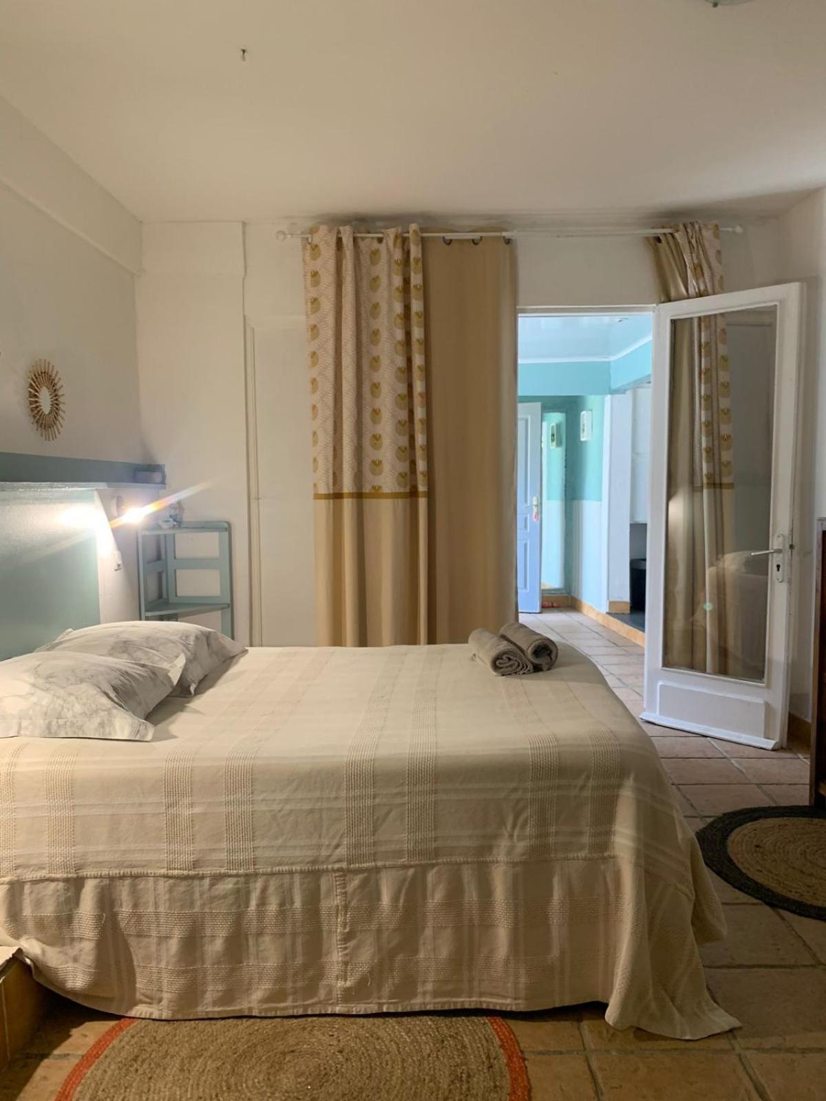 Le Medinilla Bed & Breakfast Bras-Panon Ngoại thất bức ảnh