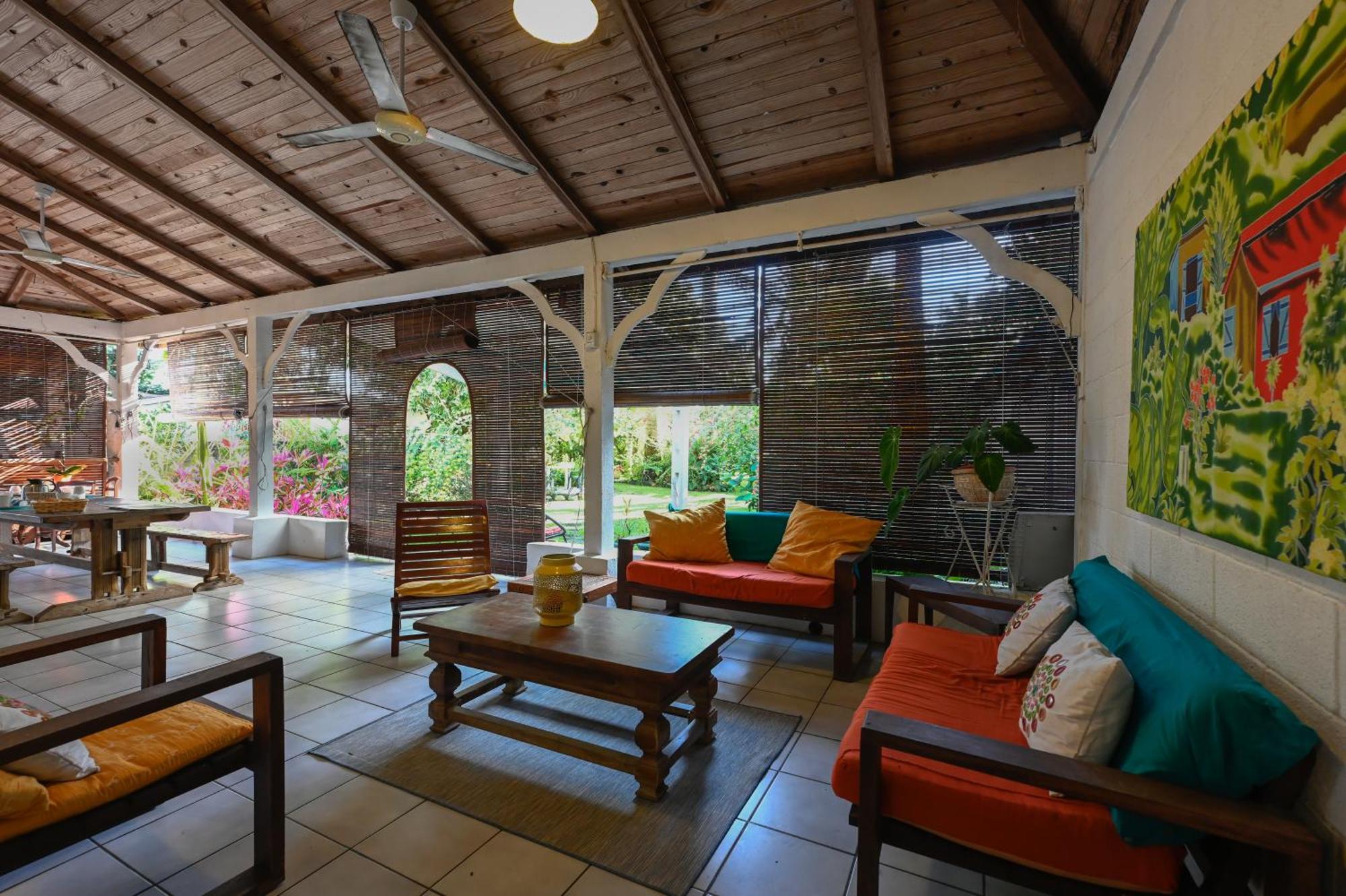 Le Medinilla Bed & Breakfast Bras-Panon Ngoại thất bức ảnh